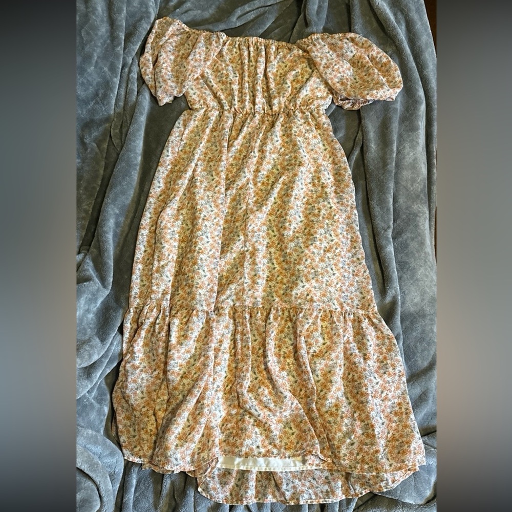 Dress - Picture 3 of 3